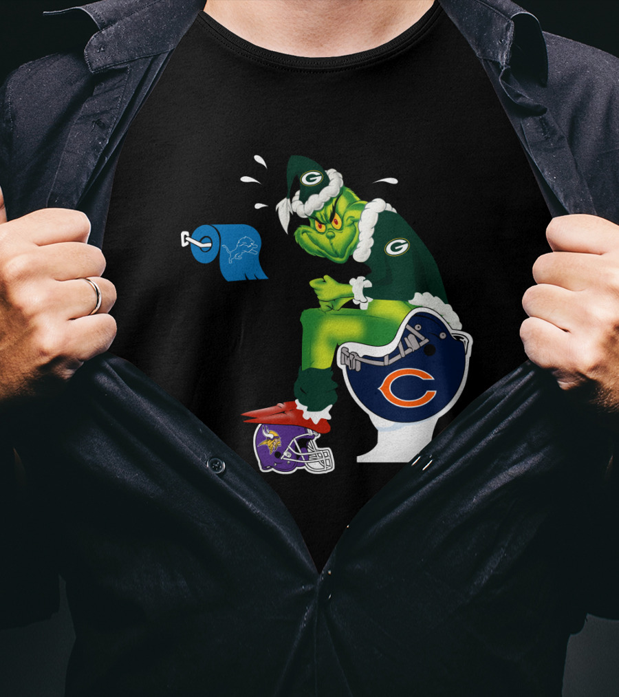 Packers Grinch Sitting On Bears Toilet Using Lions Paper With Vikings Helmet Shoes T-Shirt