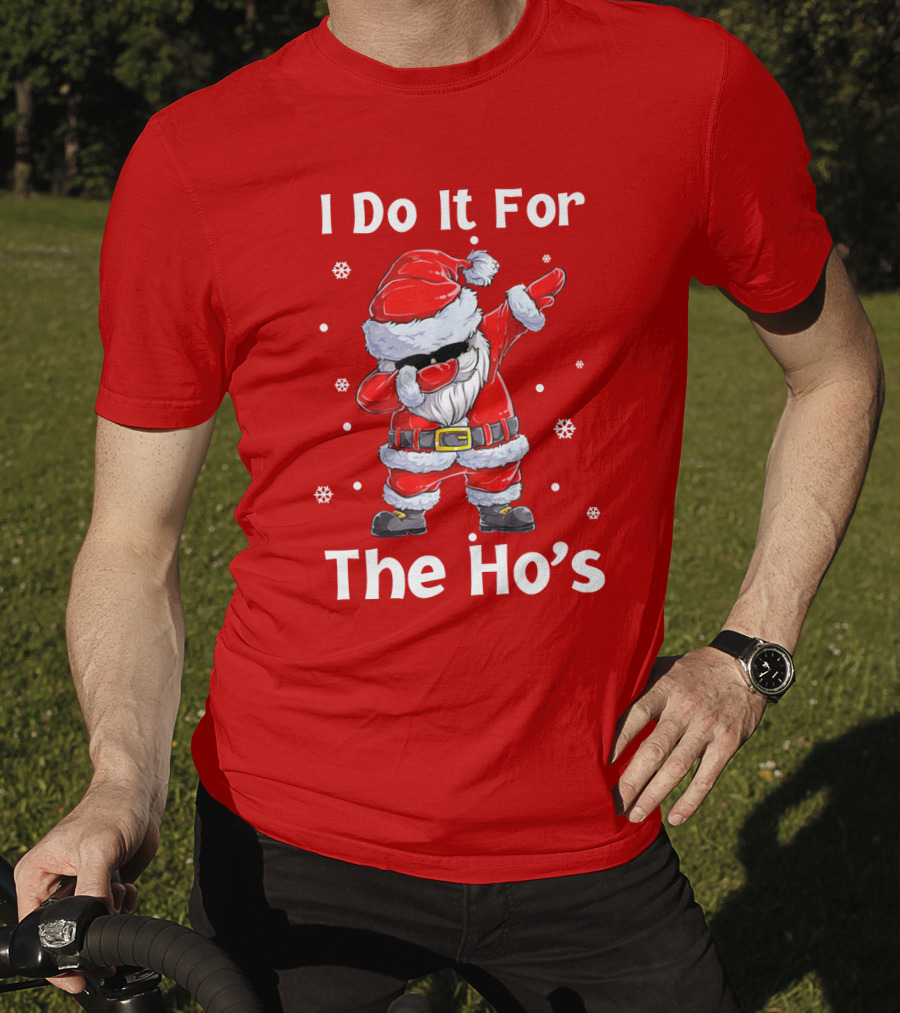 Dabbing Santa I Do It For The Ho's Christmas Outfit With Snowflakes T-Shirt