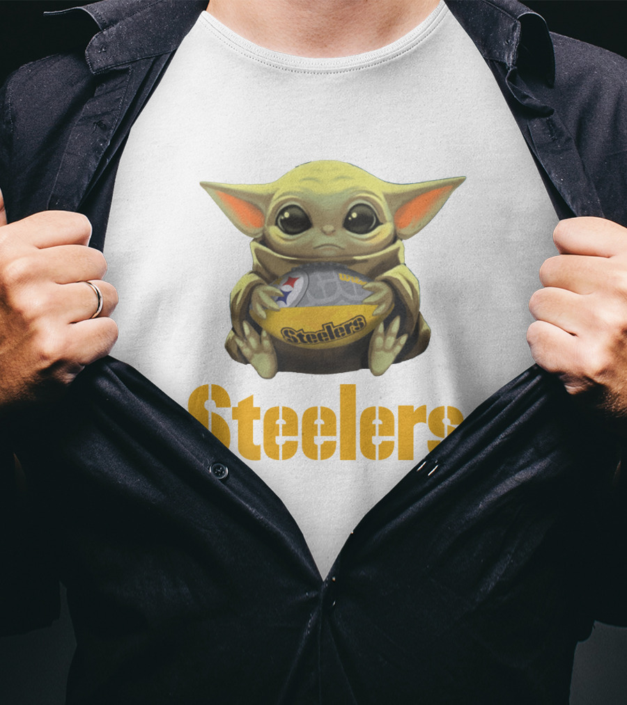 Baby Yoda Hug Steelers Football Team T-Shirt