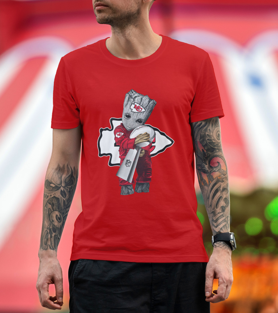 Chiefs Groot Embrace Vince Lombardi Trophy NFL T-Shirt