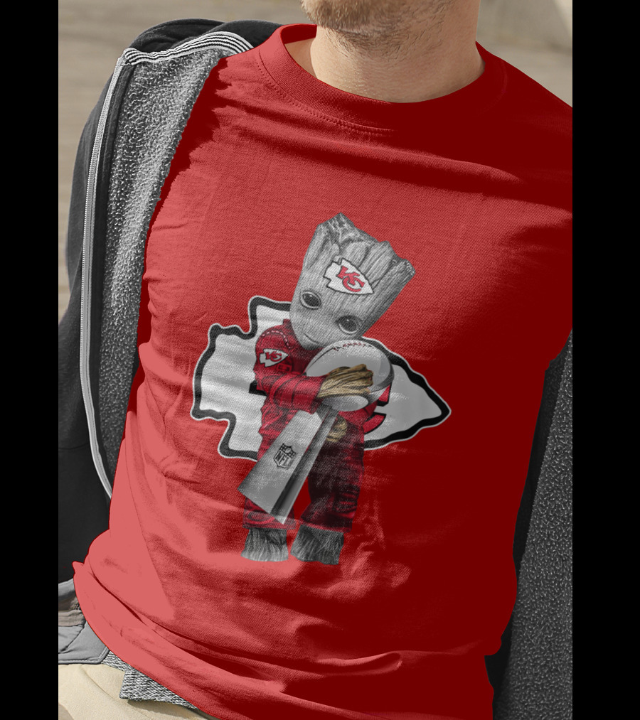 Chiefs Groot Embrace Vince Lombardi Trophy NFL T-Shirt
