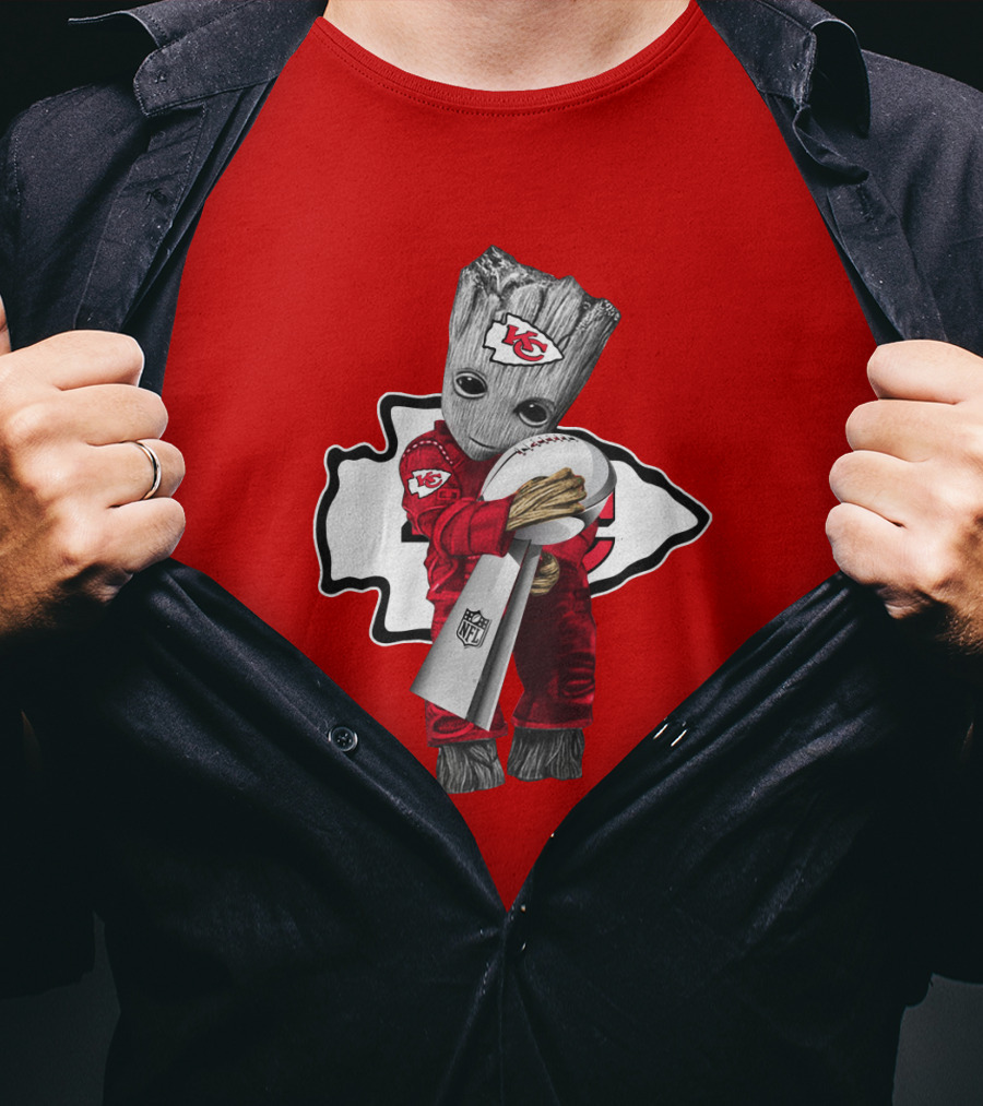 Chiefs Groot Embrace Vince Lombardi Trophy NFL T-Shirt