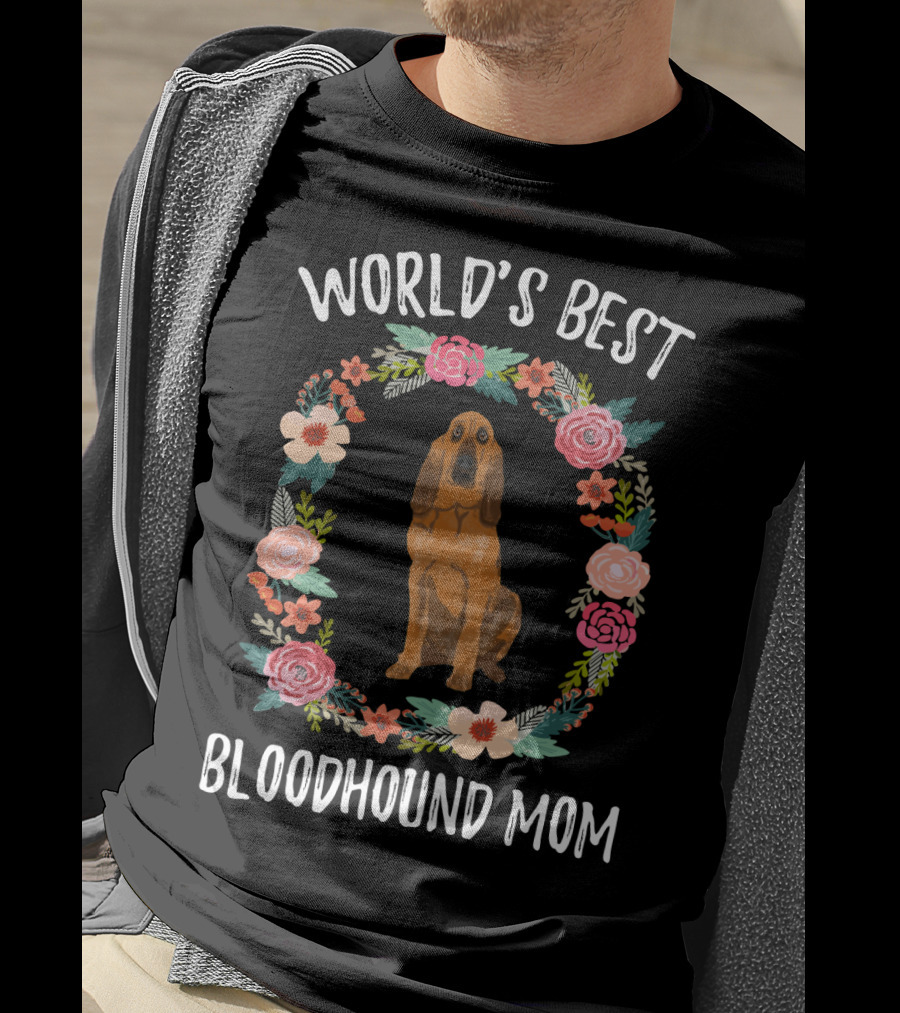 World's Best Bloodhound Mom Floral Wreath Dog T-Shirt