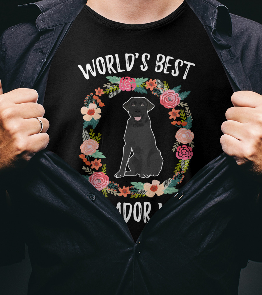 World's Best Labrador Mom Black Labrador Floral Wreath T-Shirt