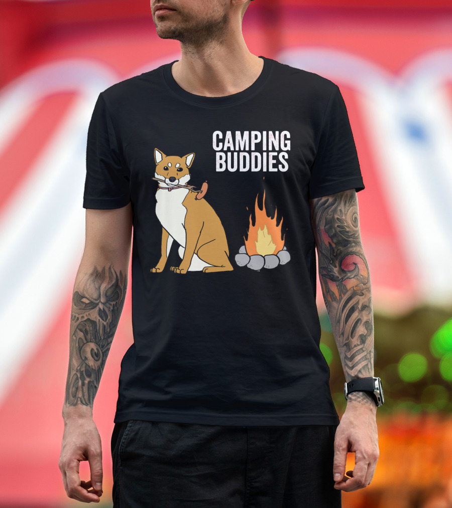 CAMPING BUDDIES SHIBA INU ROASTING SAUSAGE NEAR CAMPFIRE T-Shirt