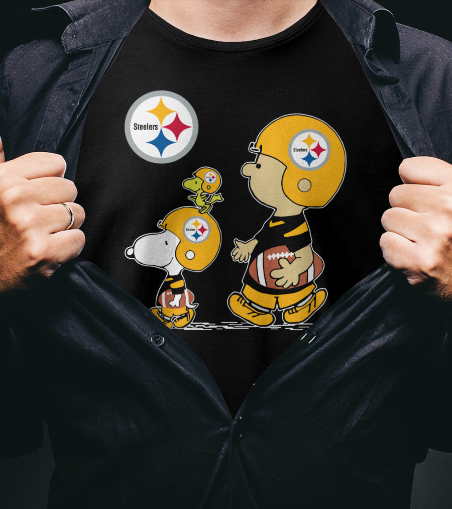 Steelers Christmas Peanuts Cute Football Charlie Brown Snoopy Woodstock T-Shirt