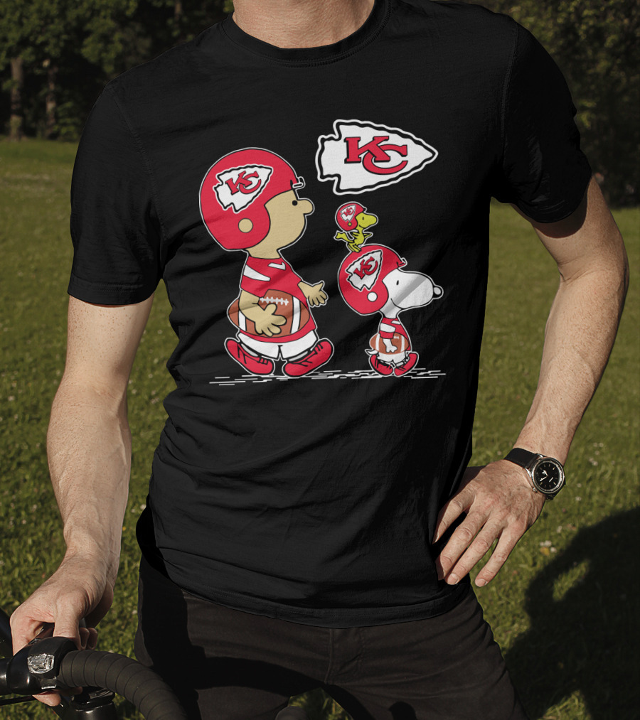Kansas City Chiefs Christmas Peanuts Cute Football Characters T-Shirt