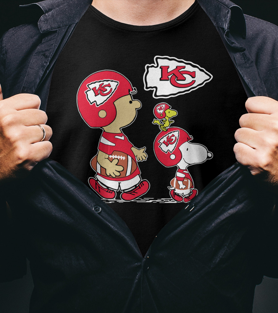 Kansas City Chiefs Christmas Peanuts Cute Football Characters T-Shirt