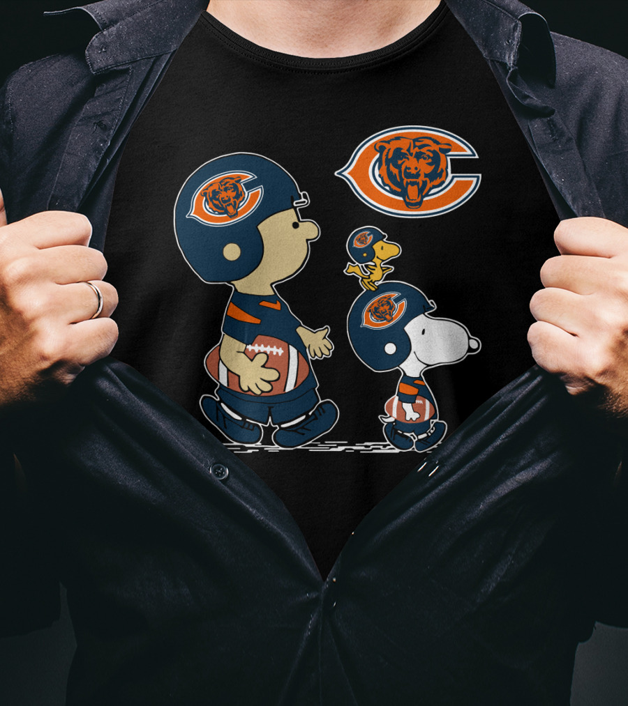 Chicago Bears Football Peanuts Christmas Snoopy Woodstock Helmet T-Shirt