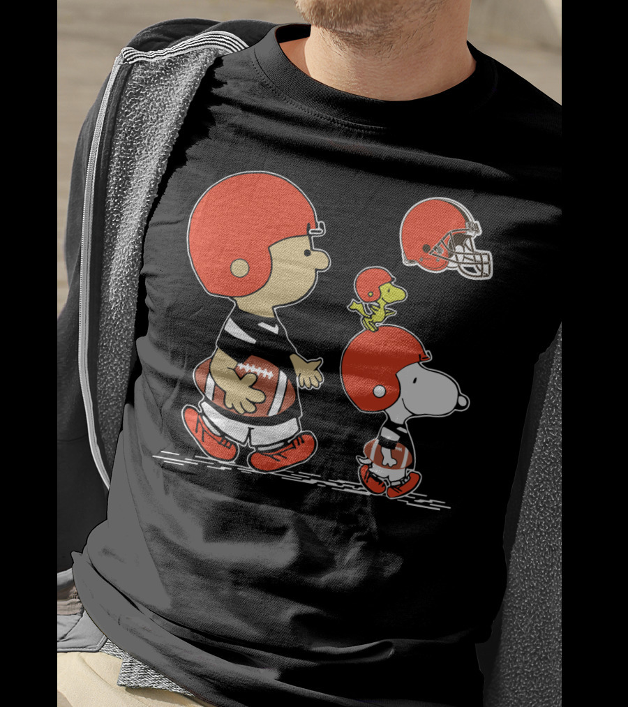 Christmas Peanuts Cute Football Snoopy Charlie Brown Cleveland Browns T-Shirt