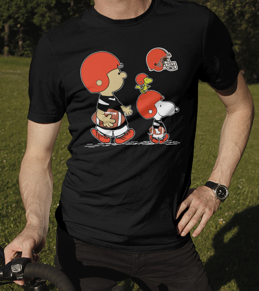 Christmas Peanuts Cute Football Snoopy Charlie Brown Cleveland Browns T-Shirt
