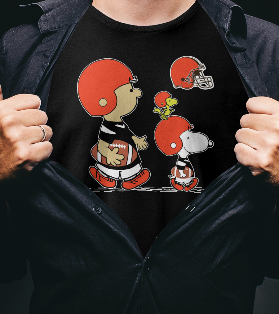 Christmas Peanuts Cute Football Snoopy Charlie Brown Cleveland Browns T-Shirt