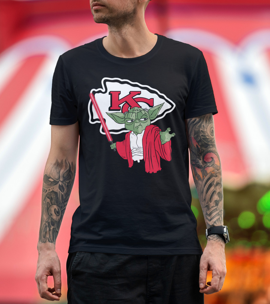 Kansas City Chiefs Yoda Lightsaber Fan T-Shirt