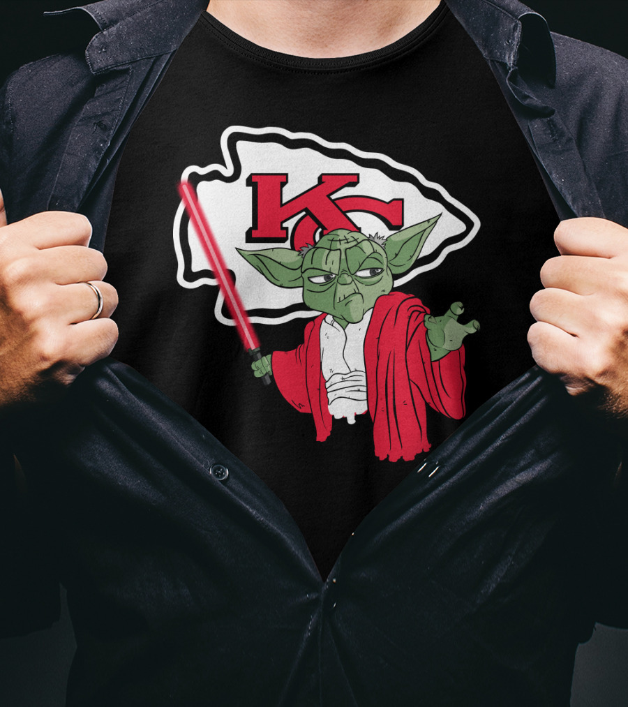 Kansas City Chiefs Yoda Lightsaber Fan T-Shirt