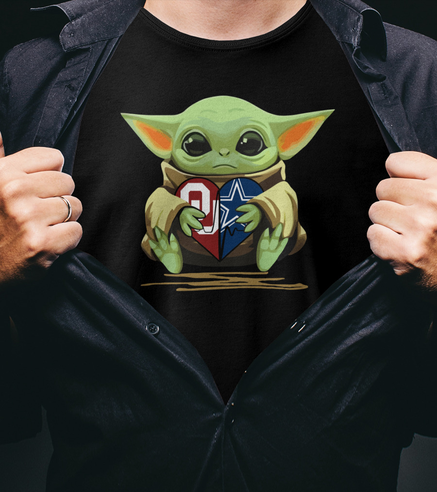 Baby Yoda Holding Oklahoma Sooners And Dallas Cowboys Heart T-Shirt