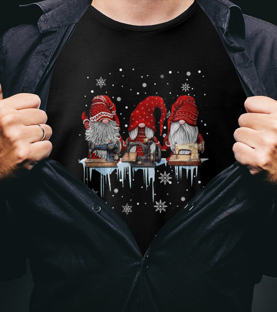 Christmas Gnome Sewing Snowflakes T-Shirt