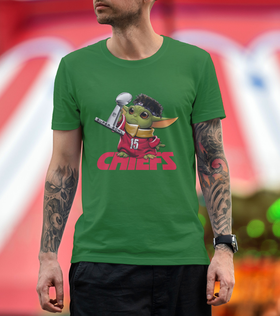 Patrick Mahomes Yoda Lifting Super Bowl Trophy Chiefs T-Shirt