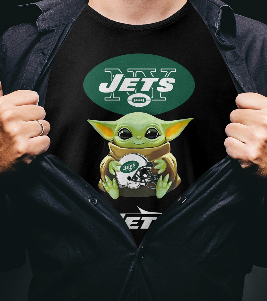 Baby Yoda Holding New York Jets NFL Helmet Football Fan T-Shirt
