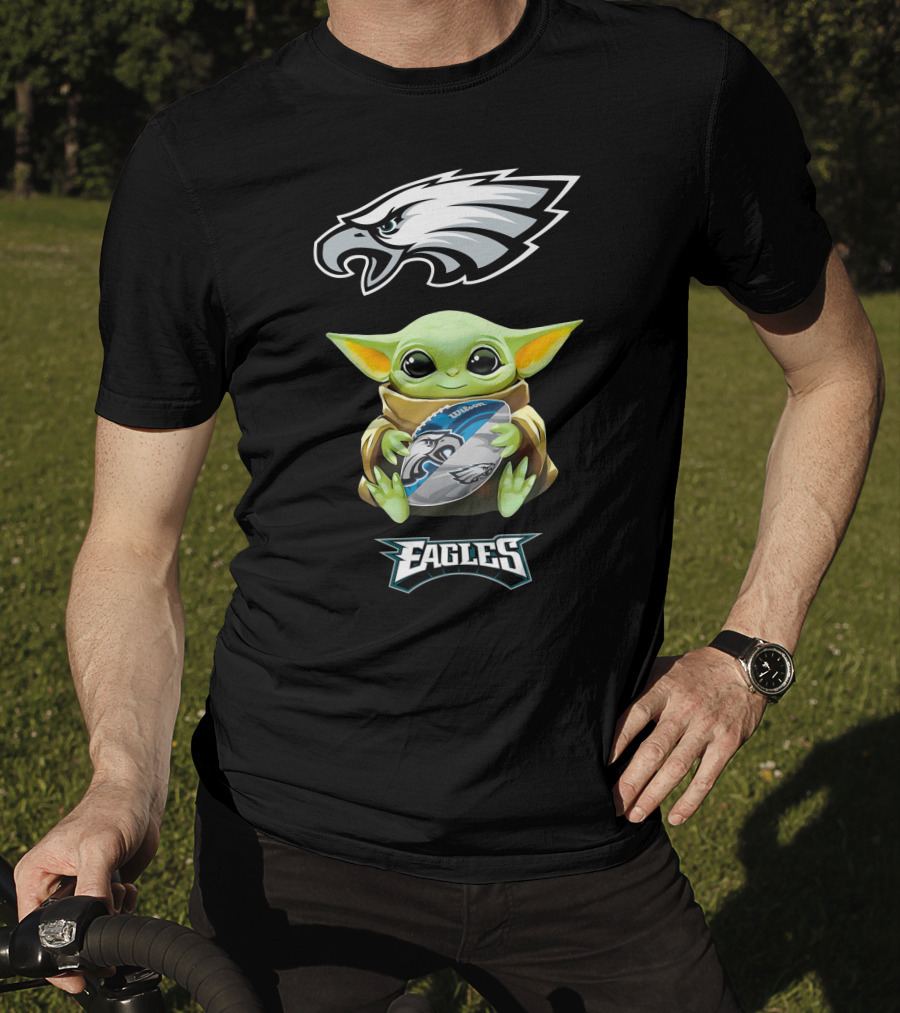 Baby Yoda Hug Philadelphia Eagles Football Team T-Shirt