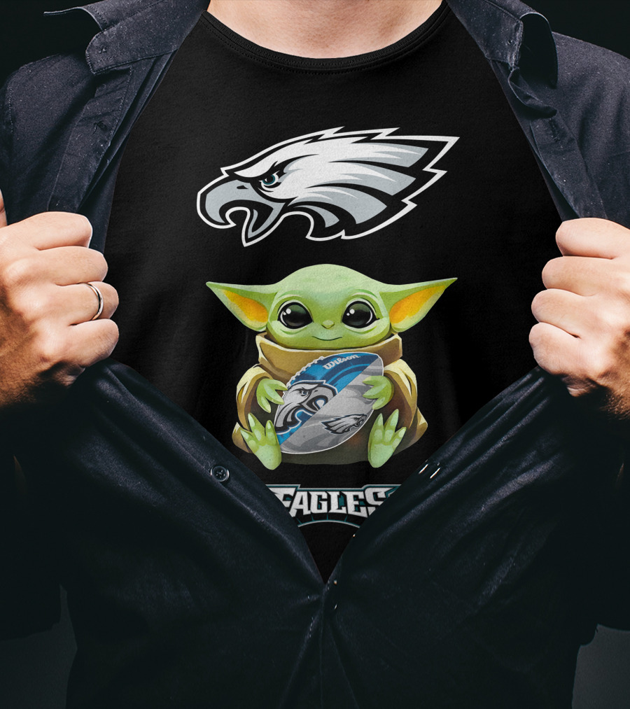 Baby Yoda Hug Philadelphia Eagles Football Team T-Shirt