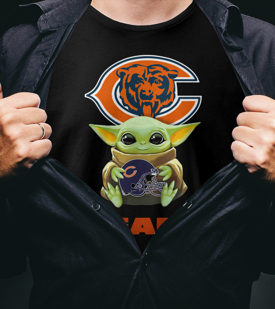 Baby Yoda Holding Chicago Bears Helmet With Bears T-Shirt