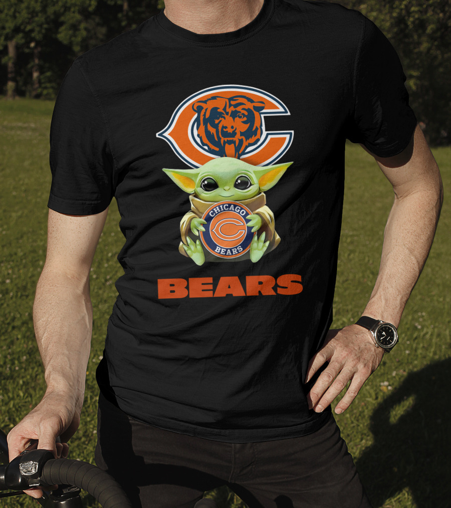 Star Wars Baby Yoda Holding Chicago Bears Emblem T-Shirt