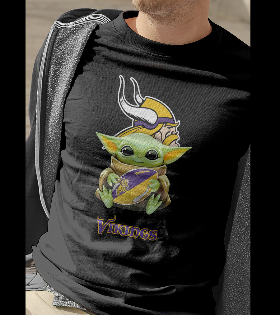 Star Wars Baby Yoda Hug Minnesota Vikings Football Fan Gear T-Shirt