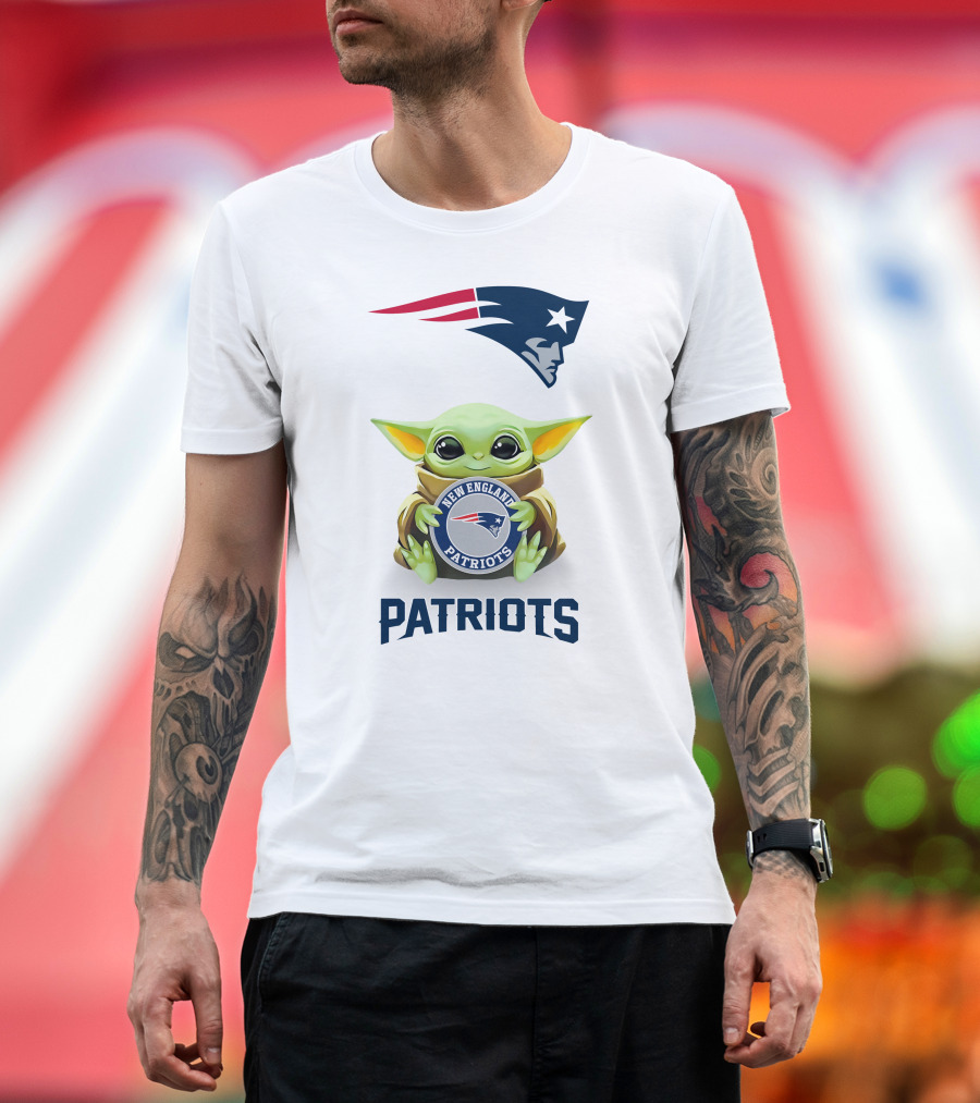 Baby Yoda New England Patriots Hugging T-Shirt
