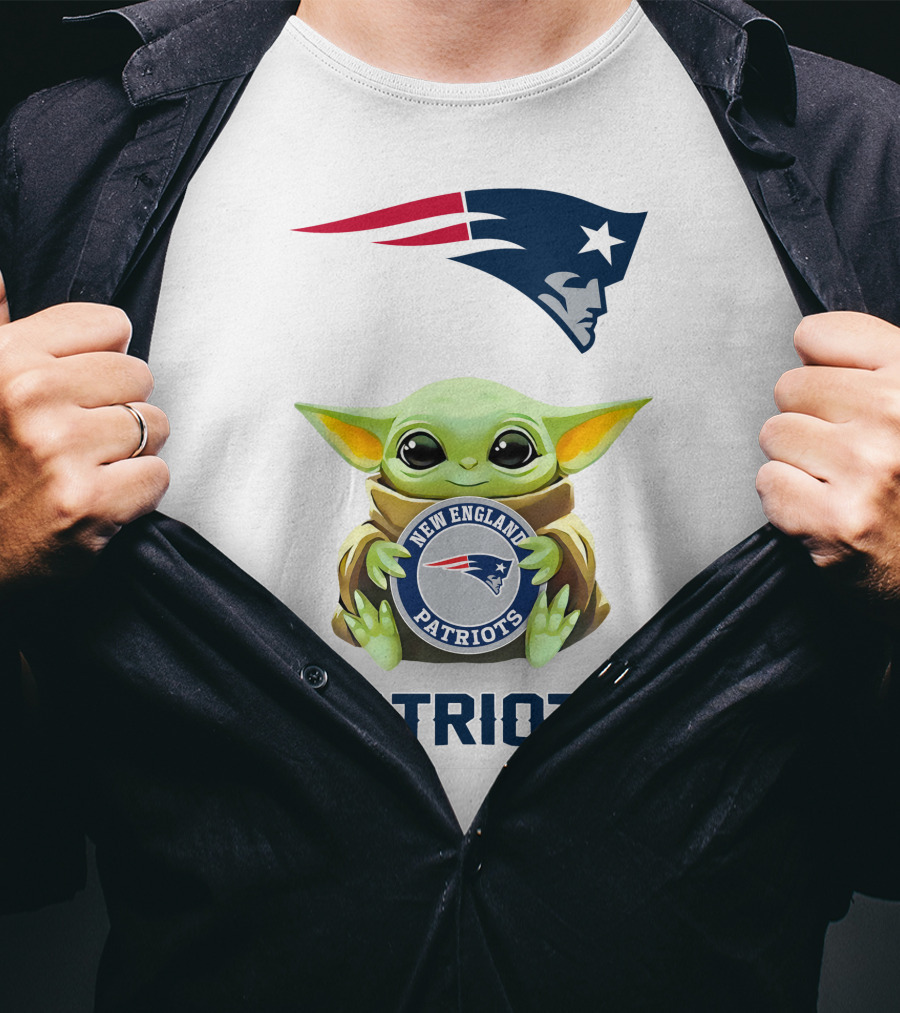 Baby Yoda New England Patriots Hugging T-Shirt