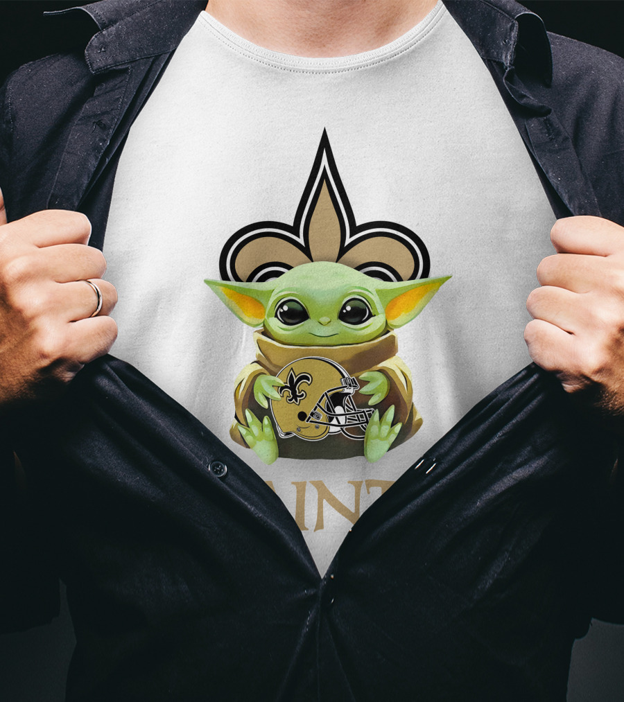 Baby Yoda Saints Helmet Hug With New Orleans Saints T-Shirt
