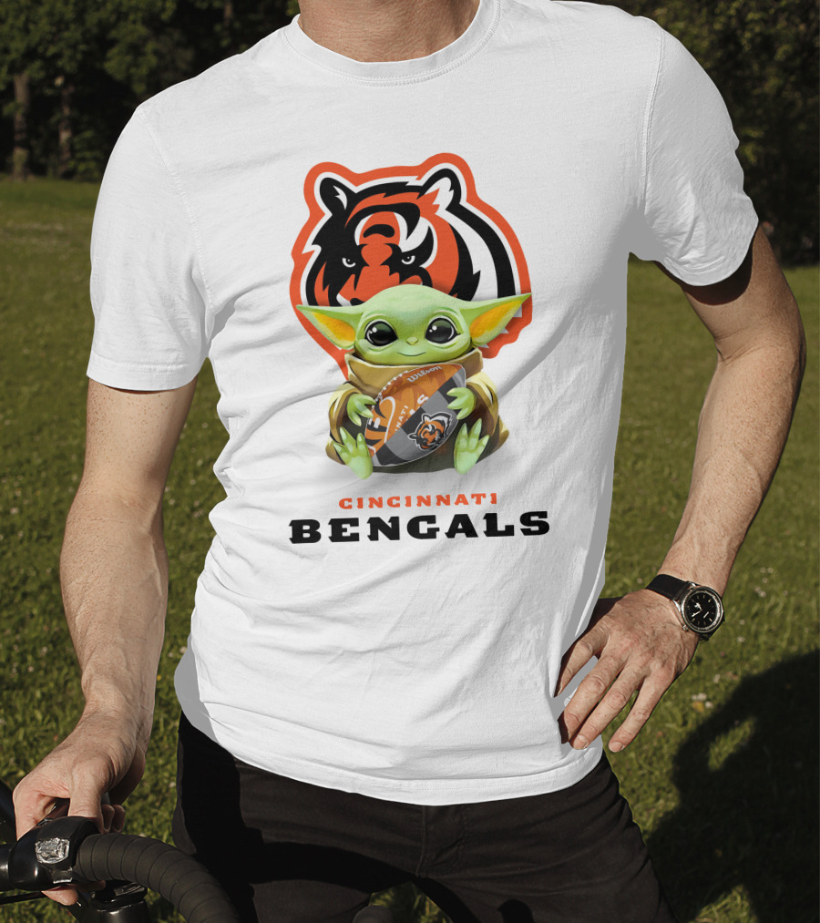 Star Wars Baby Yoda Hug Cincinnati Bengals Football Tiger T-Shirt