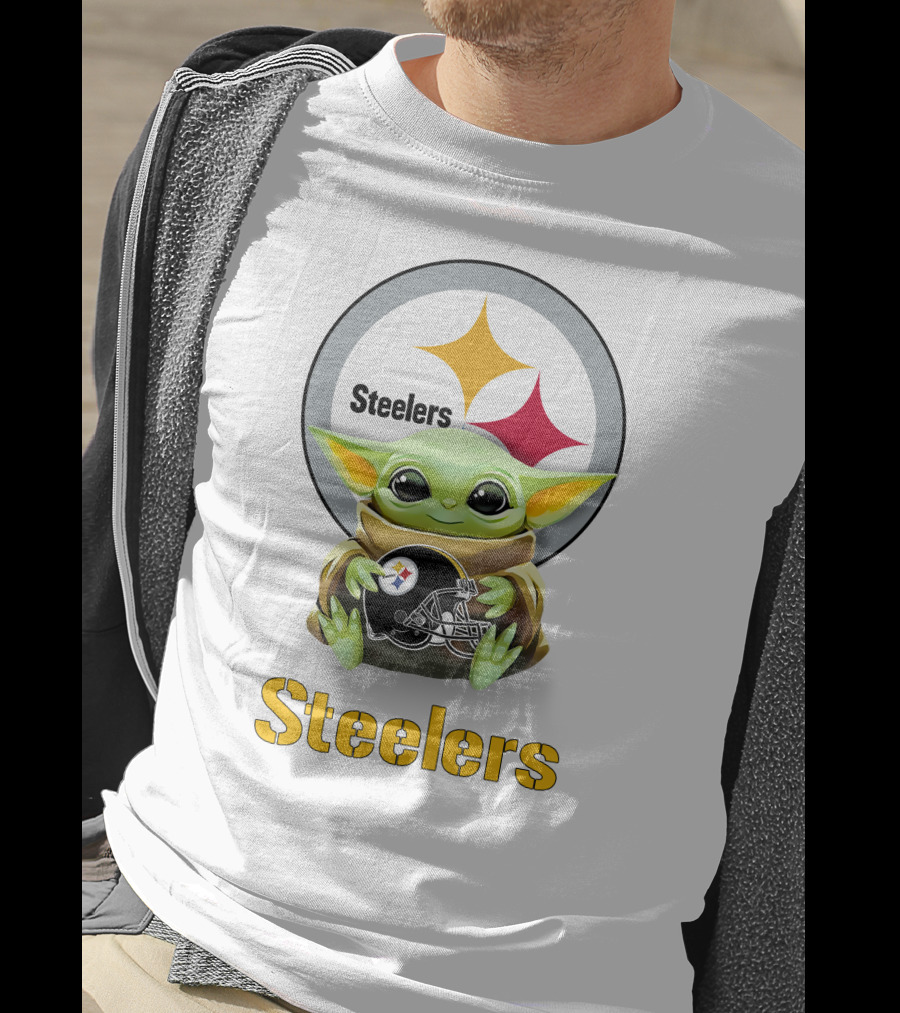 Baby Yoda Hugging Steelers Helmet With Pittsburgh Steelers T-Shirt