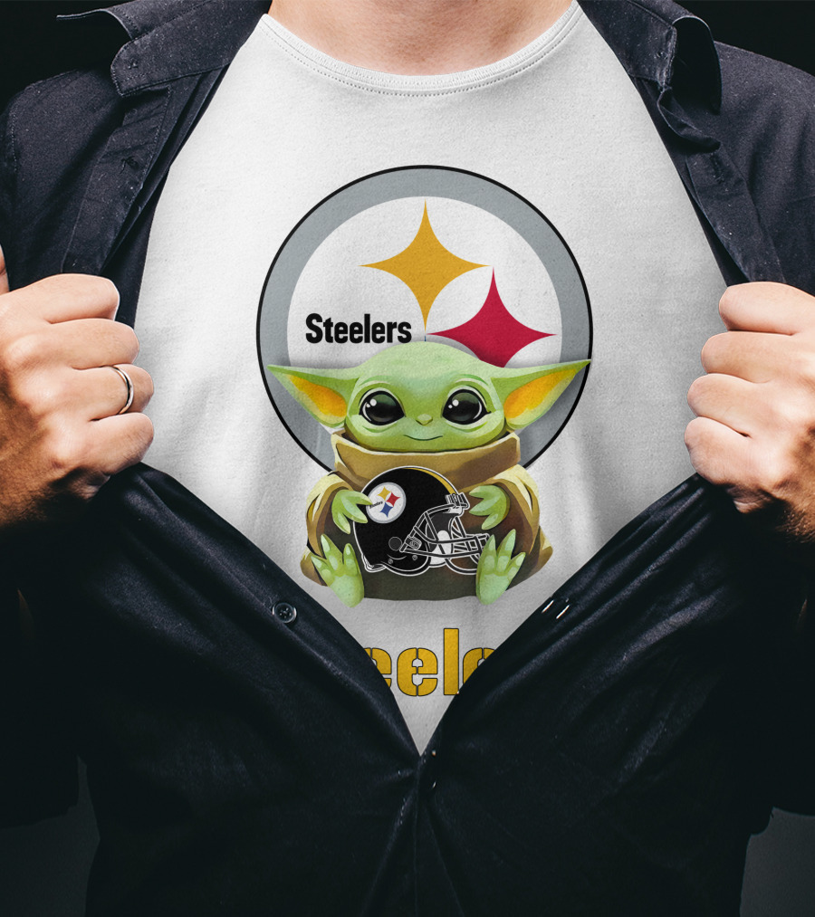 Baby Yoda Hugging Steelers Helmet With Pittsburgh Steelers T-Shirt