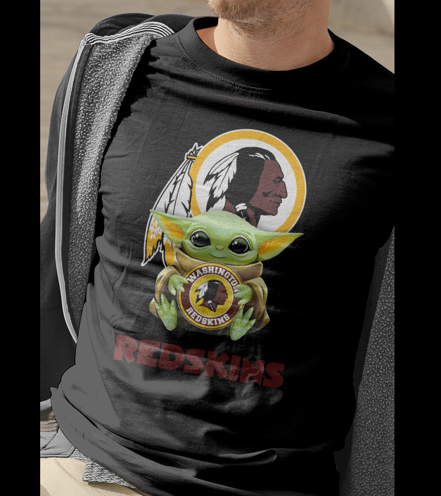 Washington Redskins Grogu Hug Iconic Star Wars Mandalorian Crossover Black T-Shirt