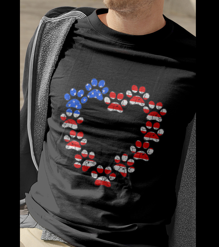 USA Flag Cat Dog Paw Prints Heart Animal Lover Patriotic Emblem T-Shirt