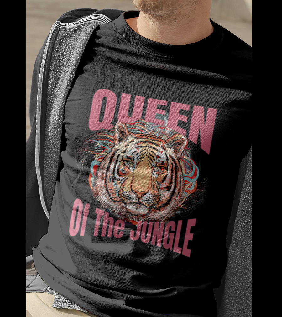 Queen Of The Jungle Big Kitty Cat Lover T-Shirt