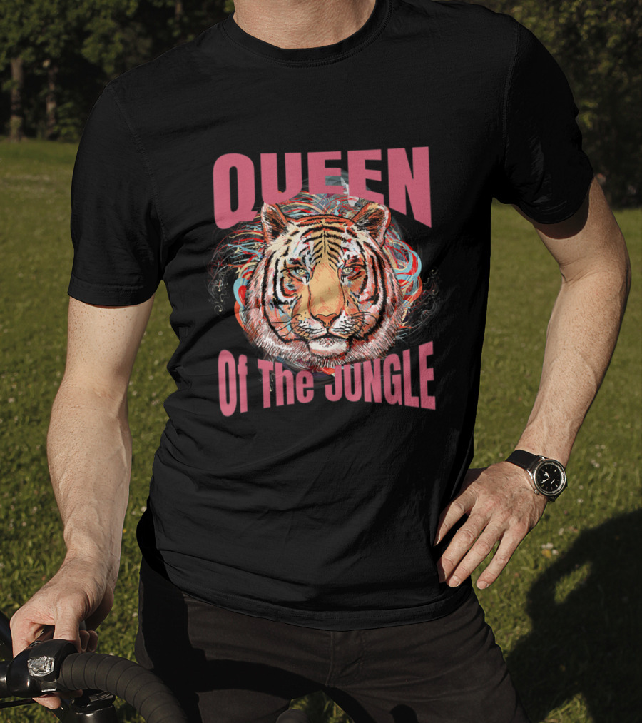 Queen Of The Jungle Big Kitty Cat Lover T-Shirt