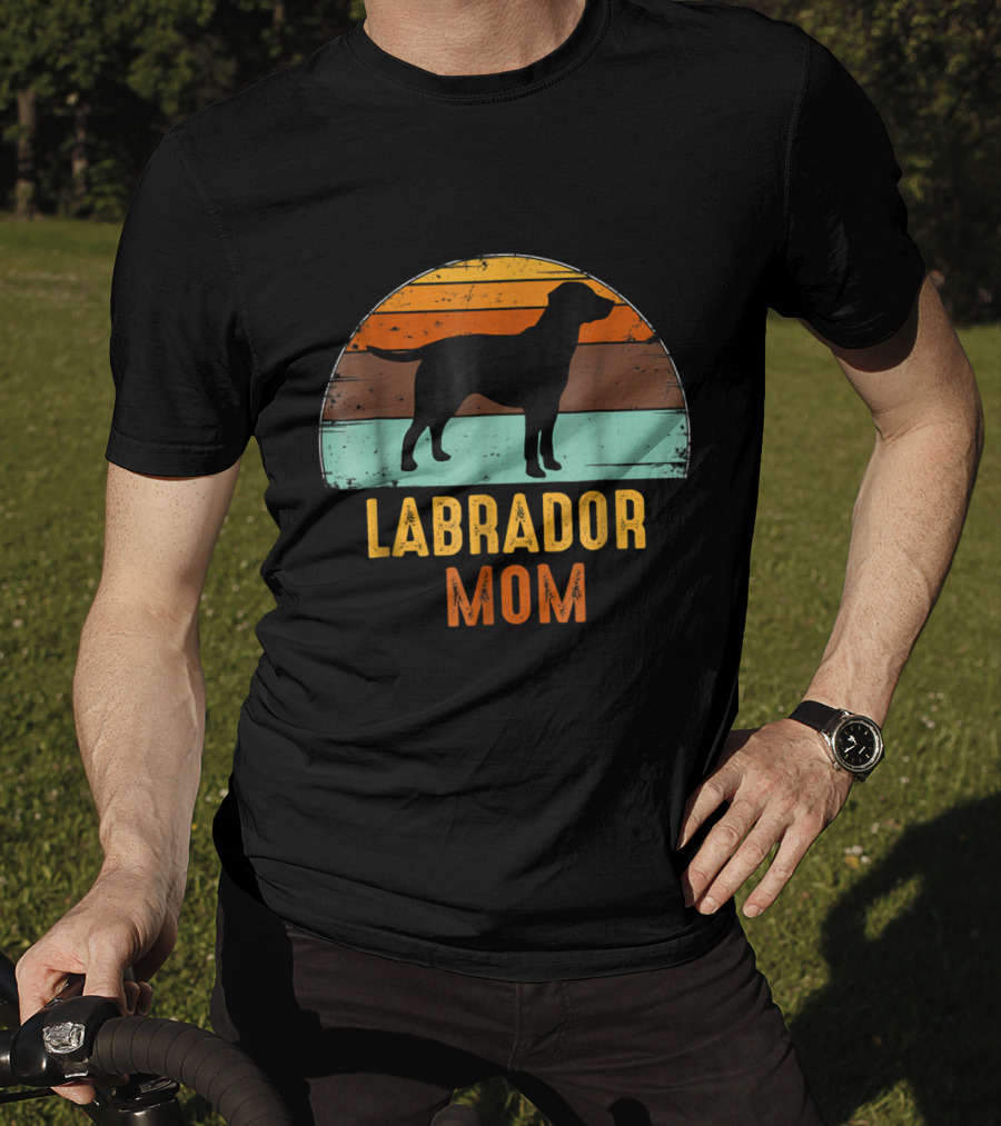 Labrador Mom Vintage Lab Dog Sunset T-Shirt