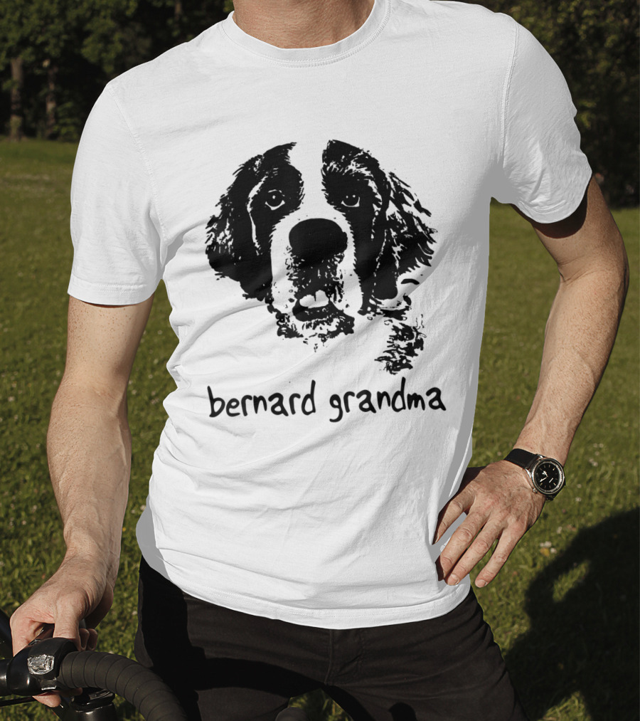 Bernard Grandma Hand Drawn Dog Lovers Gift T-Shirt