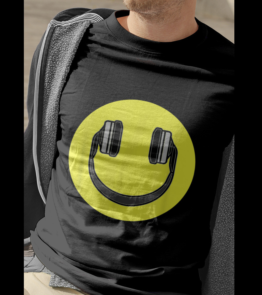 Club Smiley Techno Music DJ Headphone Face T-Shirt