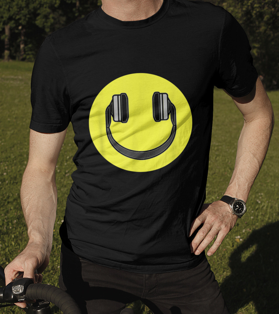 Club Smiley Techno Music DJ Headphone Face T-Shirt