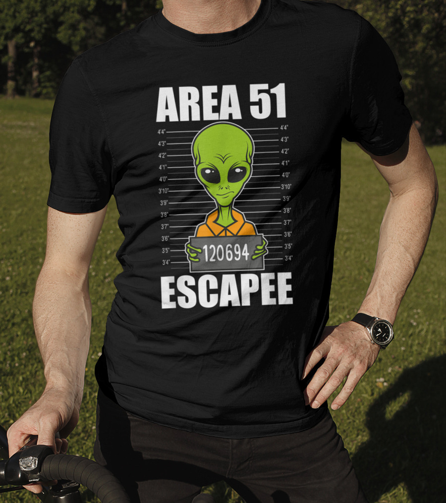 Area 51 Escapee Alien Mugshot With Height Chart T-Shirt