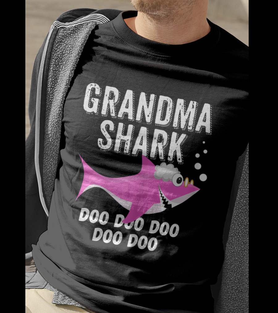 Grandma Shark Doo Doo Doo Family Pink Shark Bubbles T-Shirt