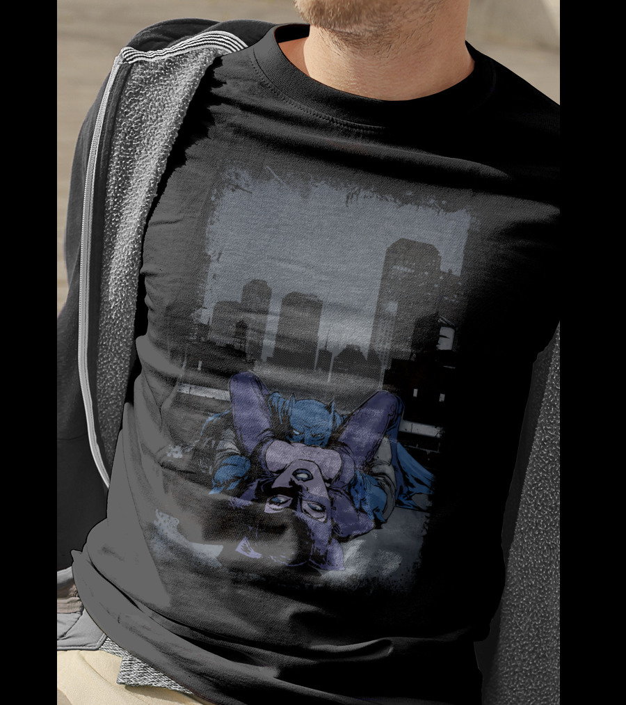 Batman Catwoman Cityscape Comic Scene T-Shirt