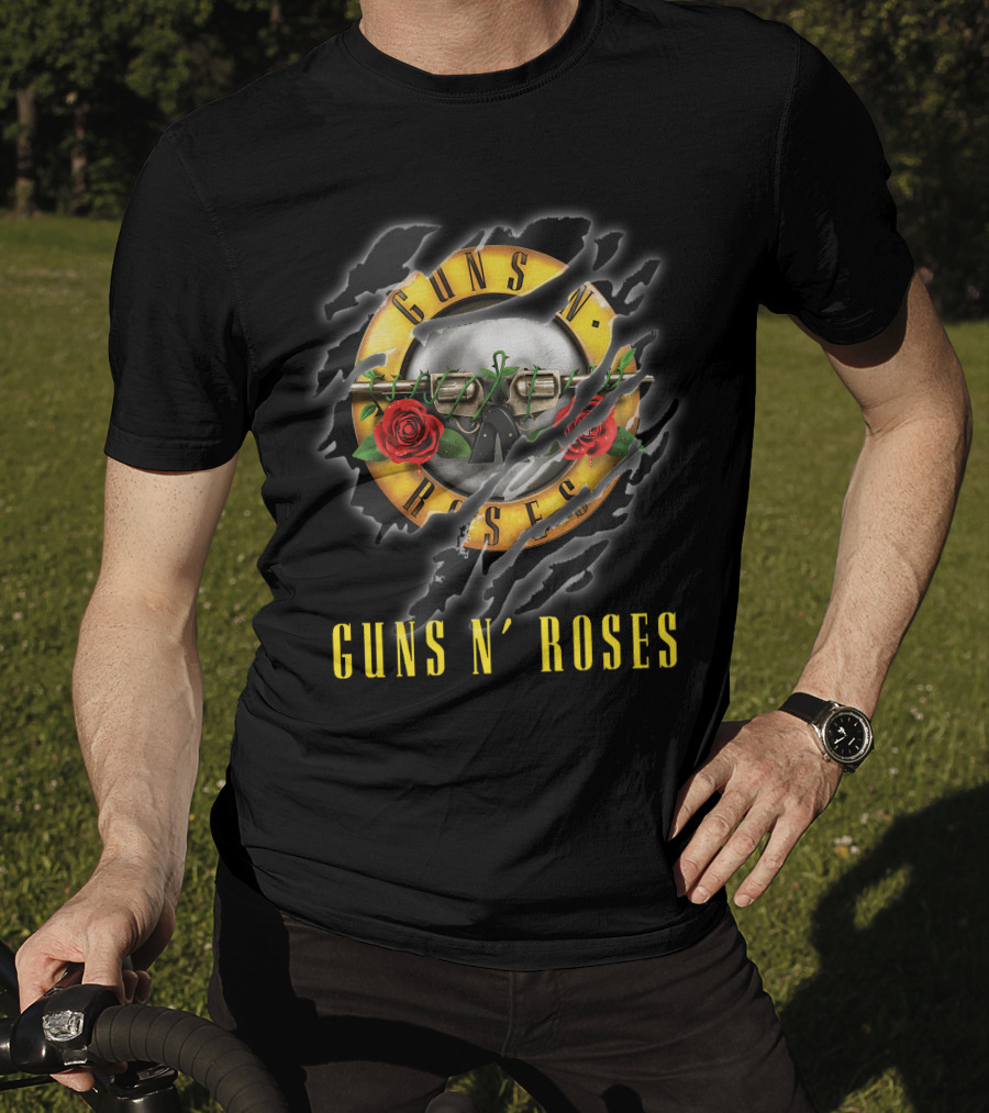 Guns N' Roses Logo With Pistols And Red Roses On Black T-Shirt