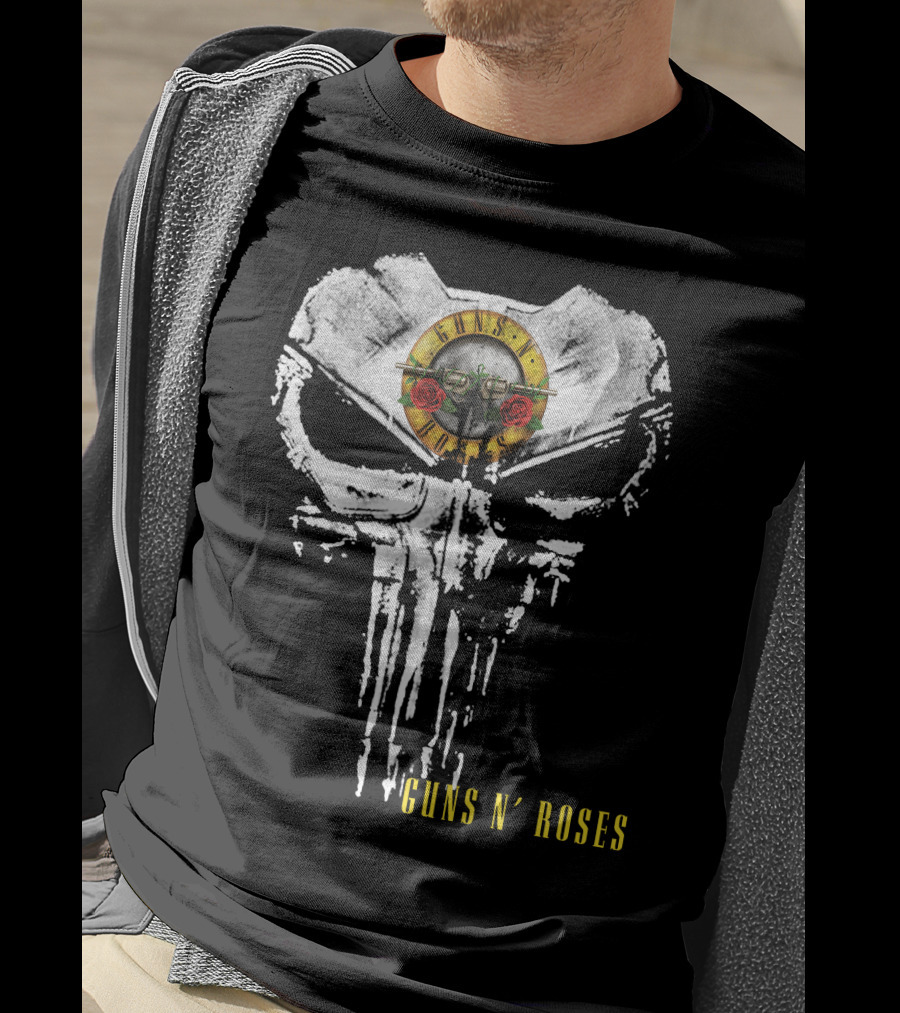 Guns N' Roses Punisher Skull Icon With Revolvers And Red Roses T-Shirt