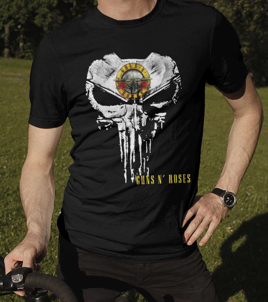 Guns N' Roses Punisher Skull Icon With Revolvers And Red Roses T-Shirt