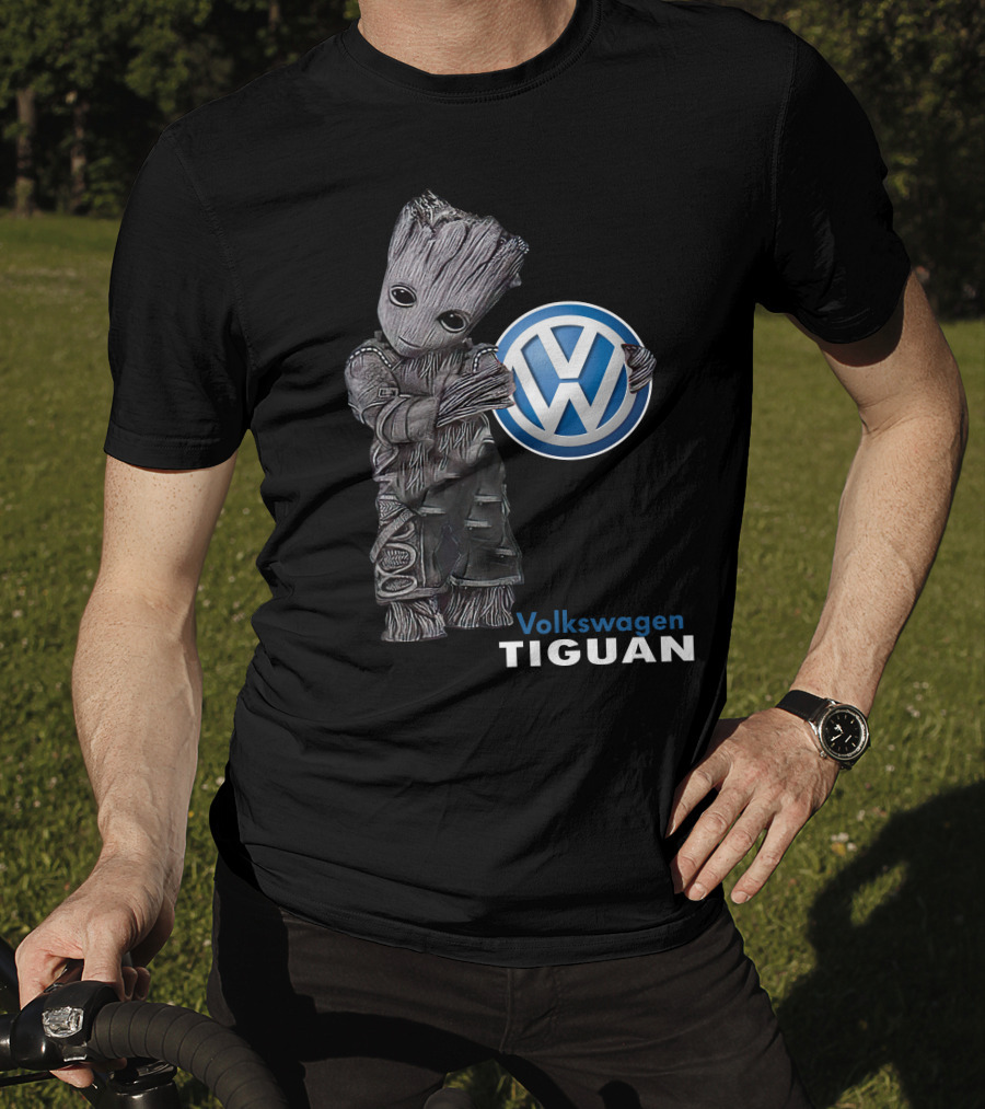 Volkswagen Tiguan Groot With Volkswagen T-Shirt