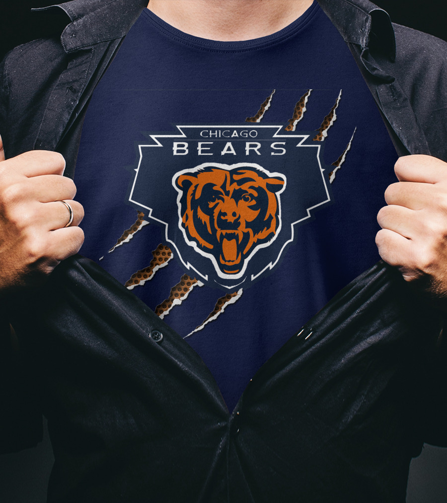 Chicago Bears Logo With Roaring Bear And Claw Marks T-Shirt