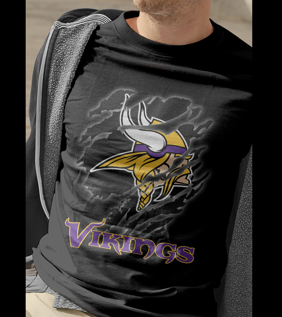 Vikings Nfl Football Helmet Logo Claw Marks Vintage Fan T-Shirt